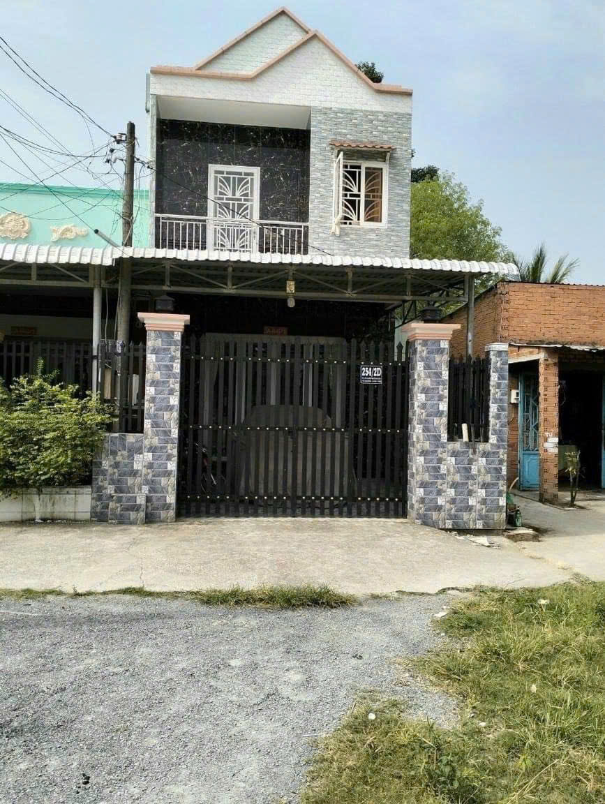 Có căn nhà 72m2 giờ kẹt tiền nên đành bán ngay MT đường Tân Xuân 6, Hóc môn ,SHR 650 triệu - Ảnh chính