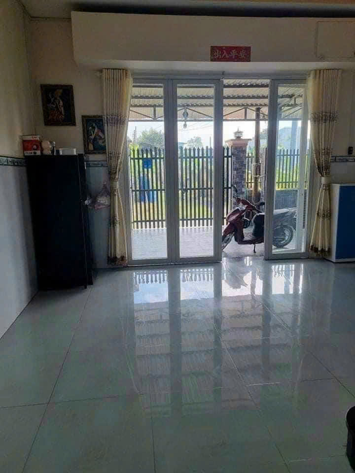 Có căn nhà 72m2 giờ kẹt tiền nên đành bán ngay MT đường Tân Xuân 6, Hóc môn ,SHR 650 triệu - Ảnh 2