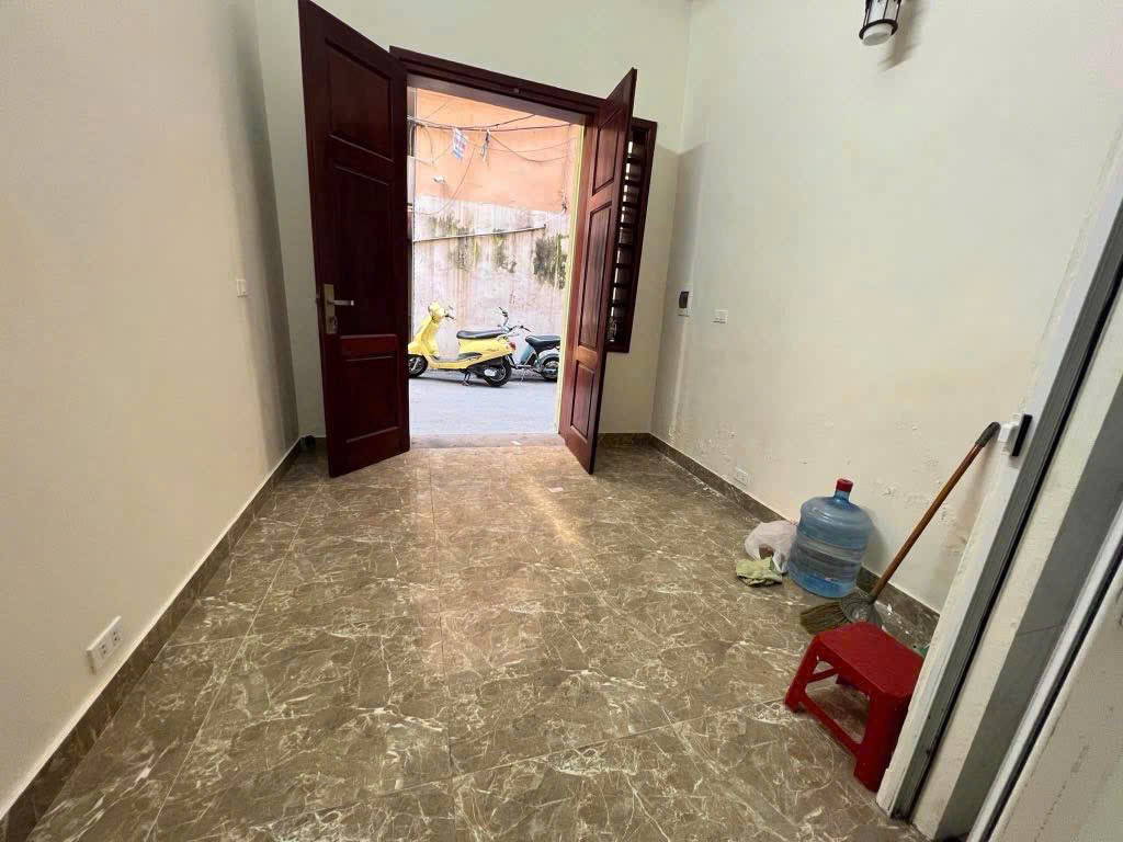 CỰC HIẾM ! HƠN 4 TỶ CÓ NHÀ MẶT NGÕ KINH DOANH KHU TRUNG TÂM ĐỐNG ĐA - HÀNG XÓM VĂN MIẾU - Ô TÔ ĐỖ - Ảnh chính
