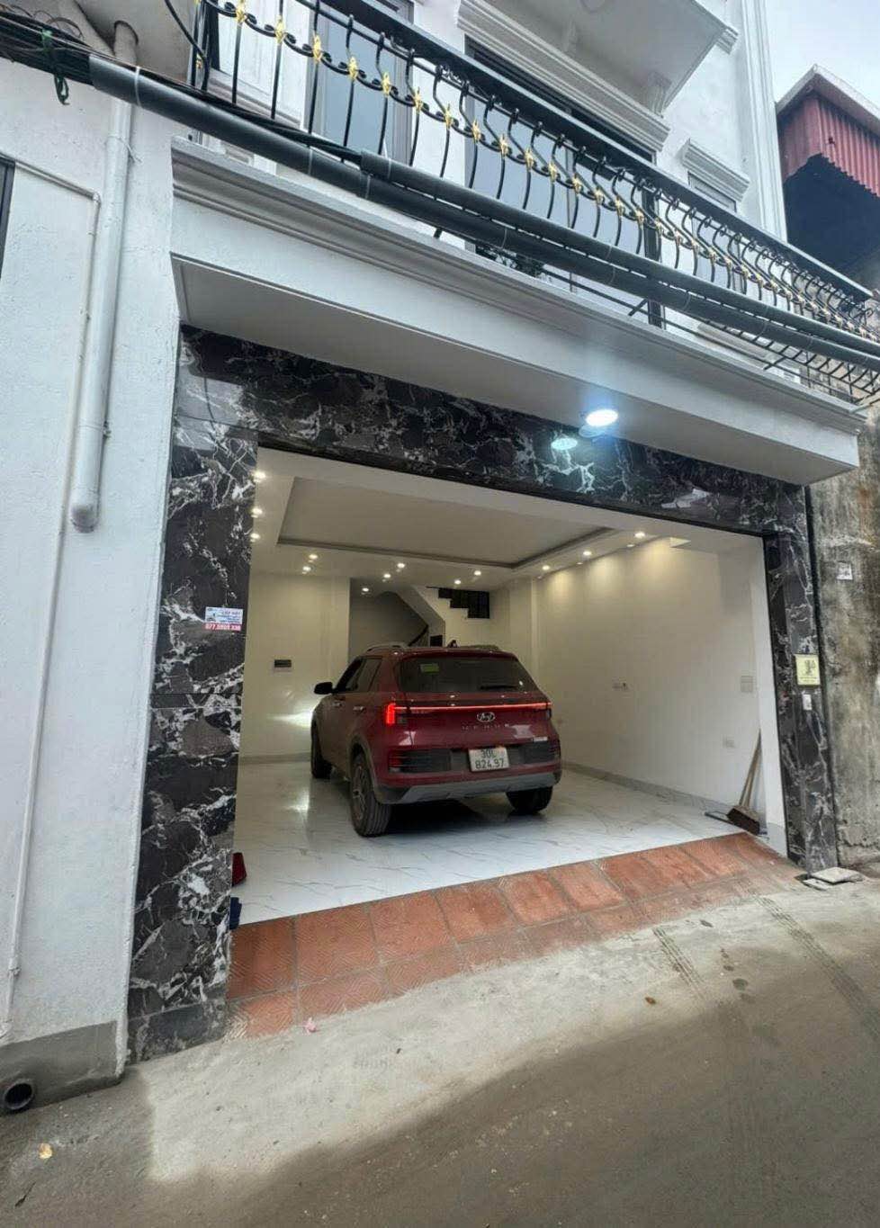 Bán nhà mặt ngõ Chùa Láng, Đống Đa, thiết kế 6 tầng thang máy, ô tô vào nhà. Giá 15.7 tỷ - Ảnh 1