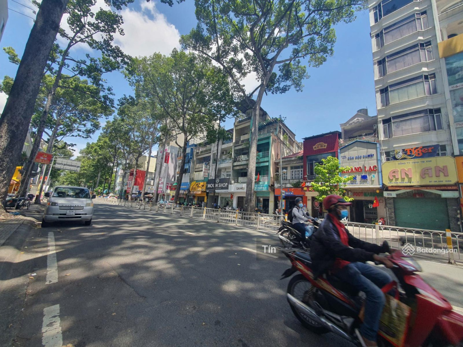 Cần bán nhà mặt tiền đường Hùng Vương, P.4, Q.5, 8x25m, giá 50 tỷ - Ảnh 1
