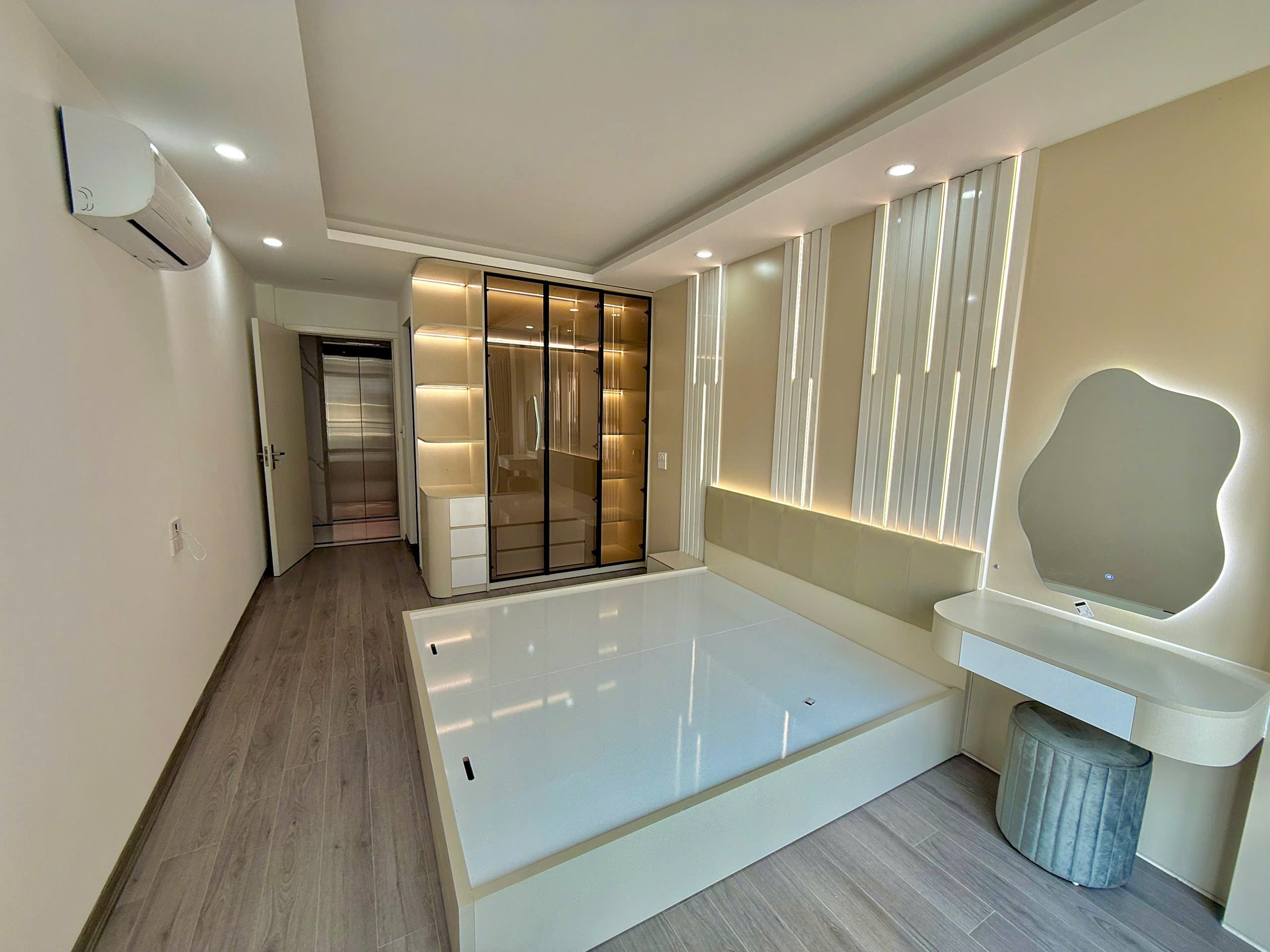 PHÂN LÔ BÁN NHÀ NGUYÊN HỒNG 44M2 4T 3,6M MT 15,4 TỶ GIÁ CHÀO 15 TỶ ĐỐNG ĐA - Ảnh 1