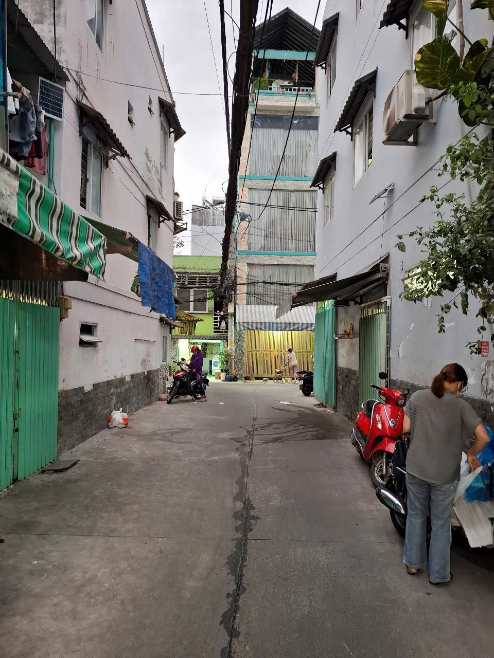 NGAY MẶT TIỀN ĐƯỜNG XE HƠI <br><br>- TRUNG TÂM QUẬN 4<br>ĐÚC 3 TẦM 2 TỶ SỔ HÔNG RIÊNG - Ảnh chính