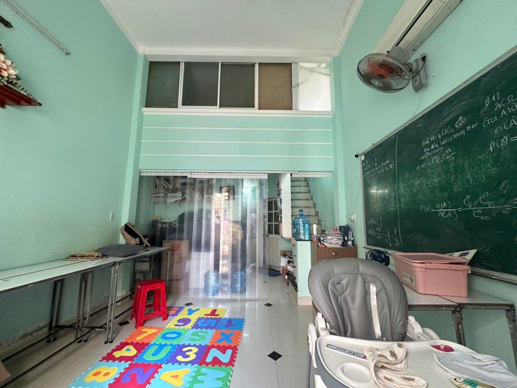 SÁT MẶ TIỀN <br>TRUNG TÂM Q4 <br>NGANG 4 DÀI 11 <br>100 TRIÊU M2 - Ảnh chính