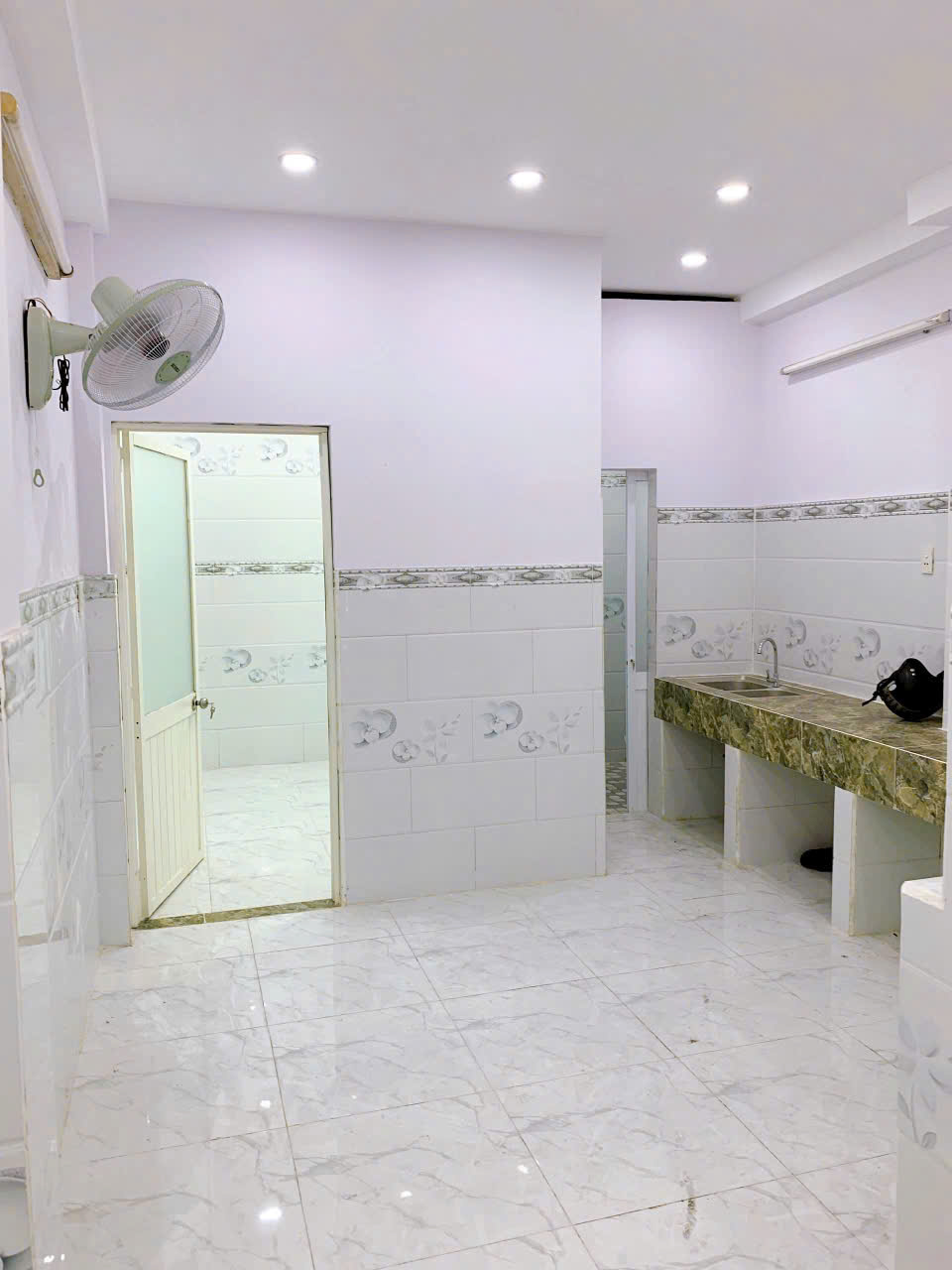 SÁT MẶT TIỀN Q4<br>DIỆN TÍCH ĐẤT 61,5 M2<br>ĐÚC BÊ TÔNG DƯỚI  49 TRIỆU M2 - Ảnh 1