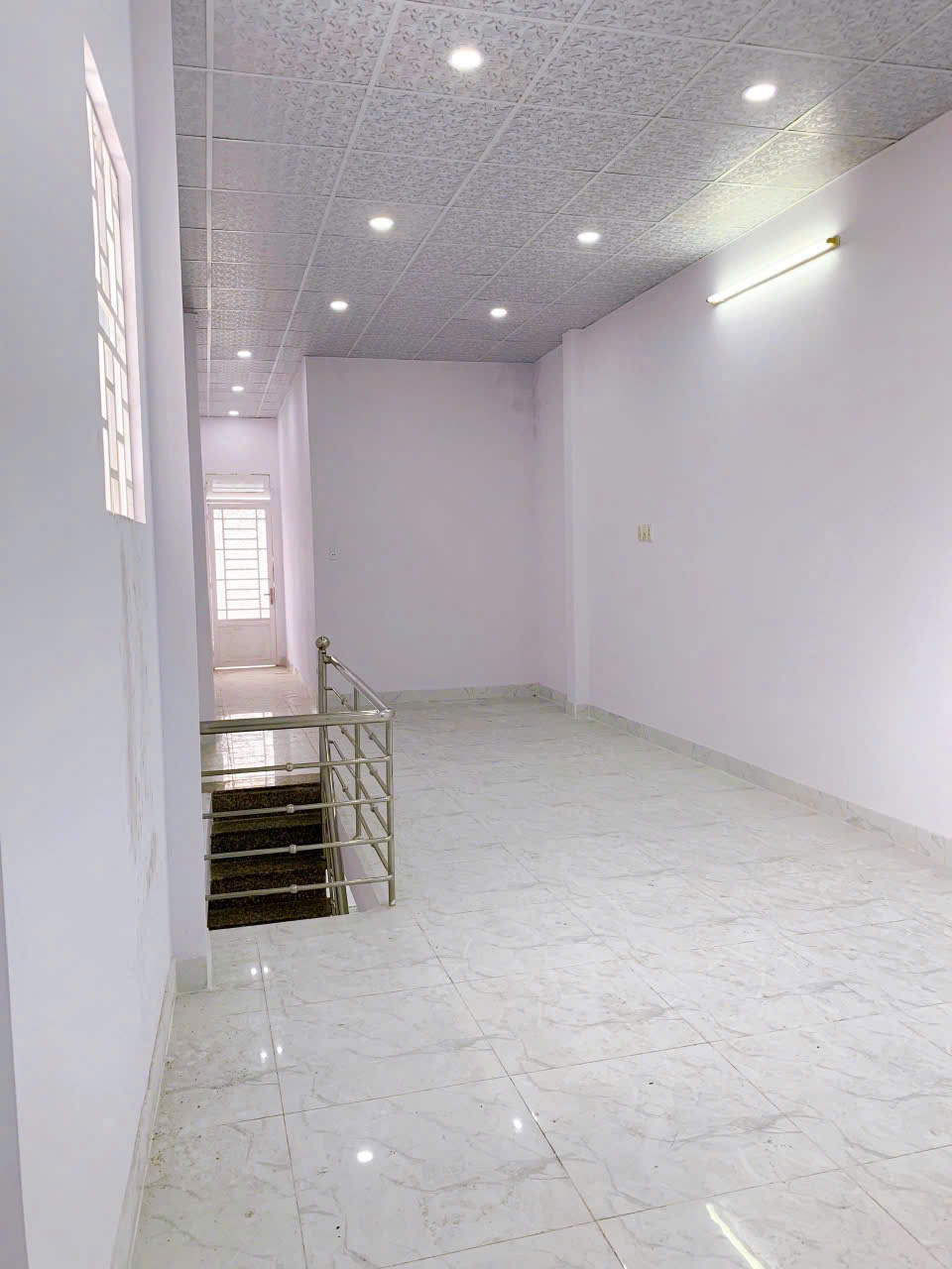 SÁT MẶT TIỀN Q4<br>DIỆN TÍCH ĐẤT 61,5 M2<br>ĐÚC BÊ TÔNG DƯỚI  49 TRIỆU M2 - Ảnh 2