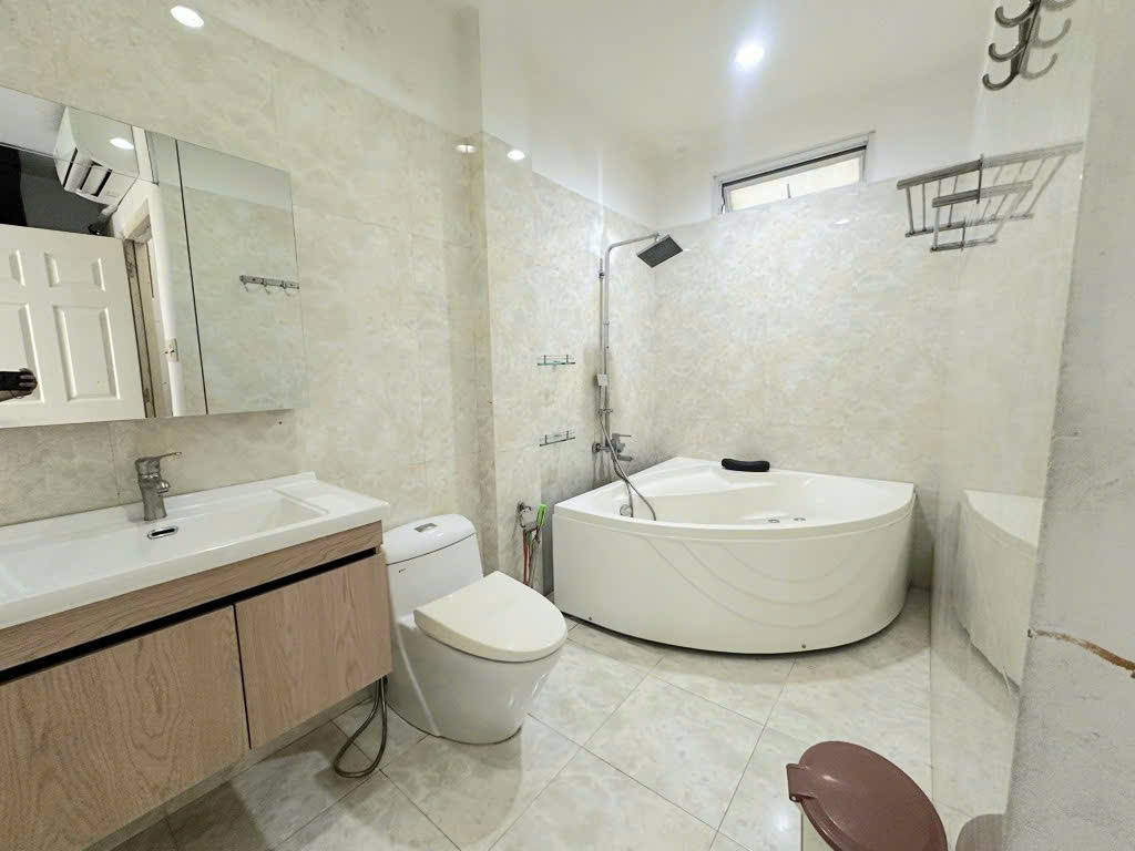 Bán biệt thự phố Tân Quy <br>Nguyễn Thị Thập Trung tâm Q7 <br><br>NGANG 4 X 17 - ĐÚC BÊ  TÔNG<br>CÓ 130 - Ảnh 3
