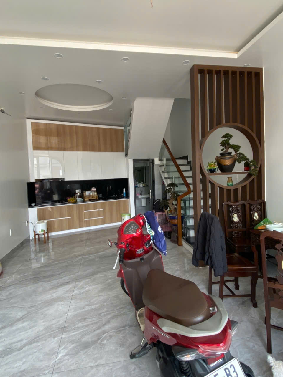 Bán nhà mặt đường Khúc Thừa Dụ - 4 tầng, độc lập, đẹp như mới - Giá 5.5 tỉ - Ảnh 1