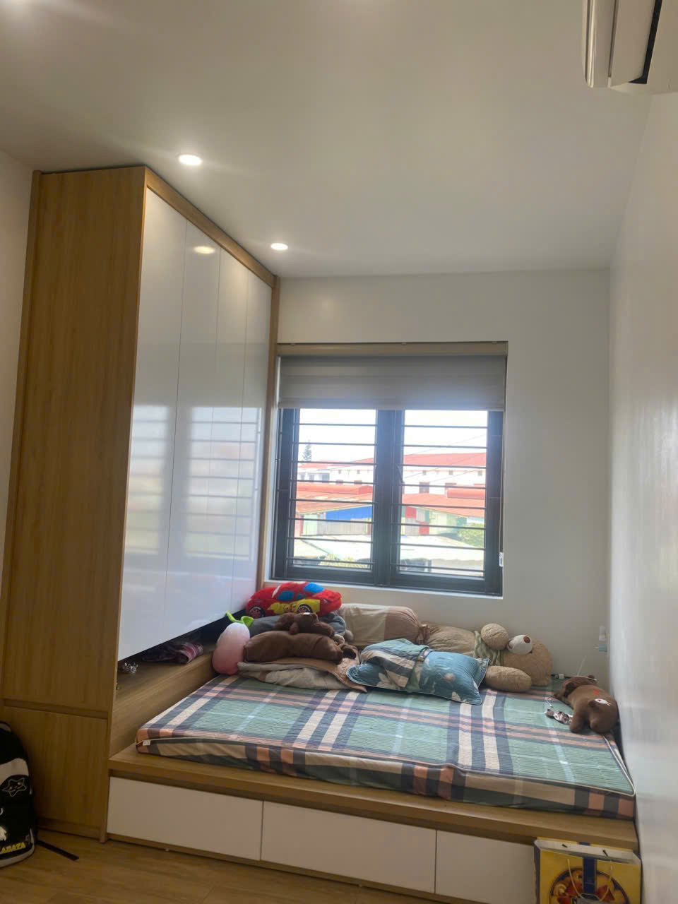 Bán nhà mặt đường Khúc Thừa Dụ - 4 tầng, độc lập, đẹp như mới - Giá 5.5 tỉ - Ảnh 2