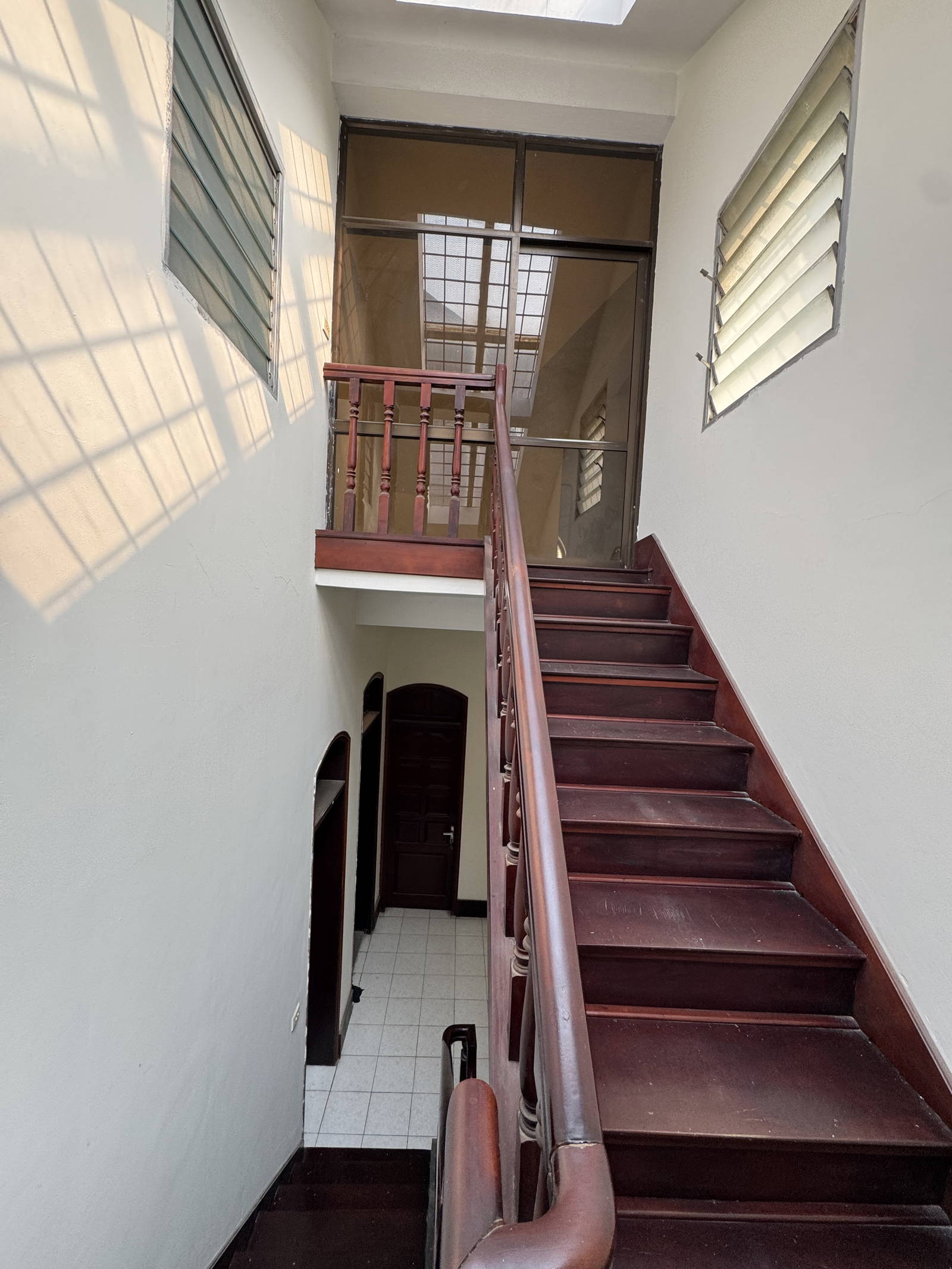 Bán Nhà BT Thái Hà. Đống Đa. Lô Góc. Ô Tô. DT 154m2. MT 12m. 3 Tầng. Giá 45,8 Tỷ. - Ảnh chính