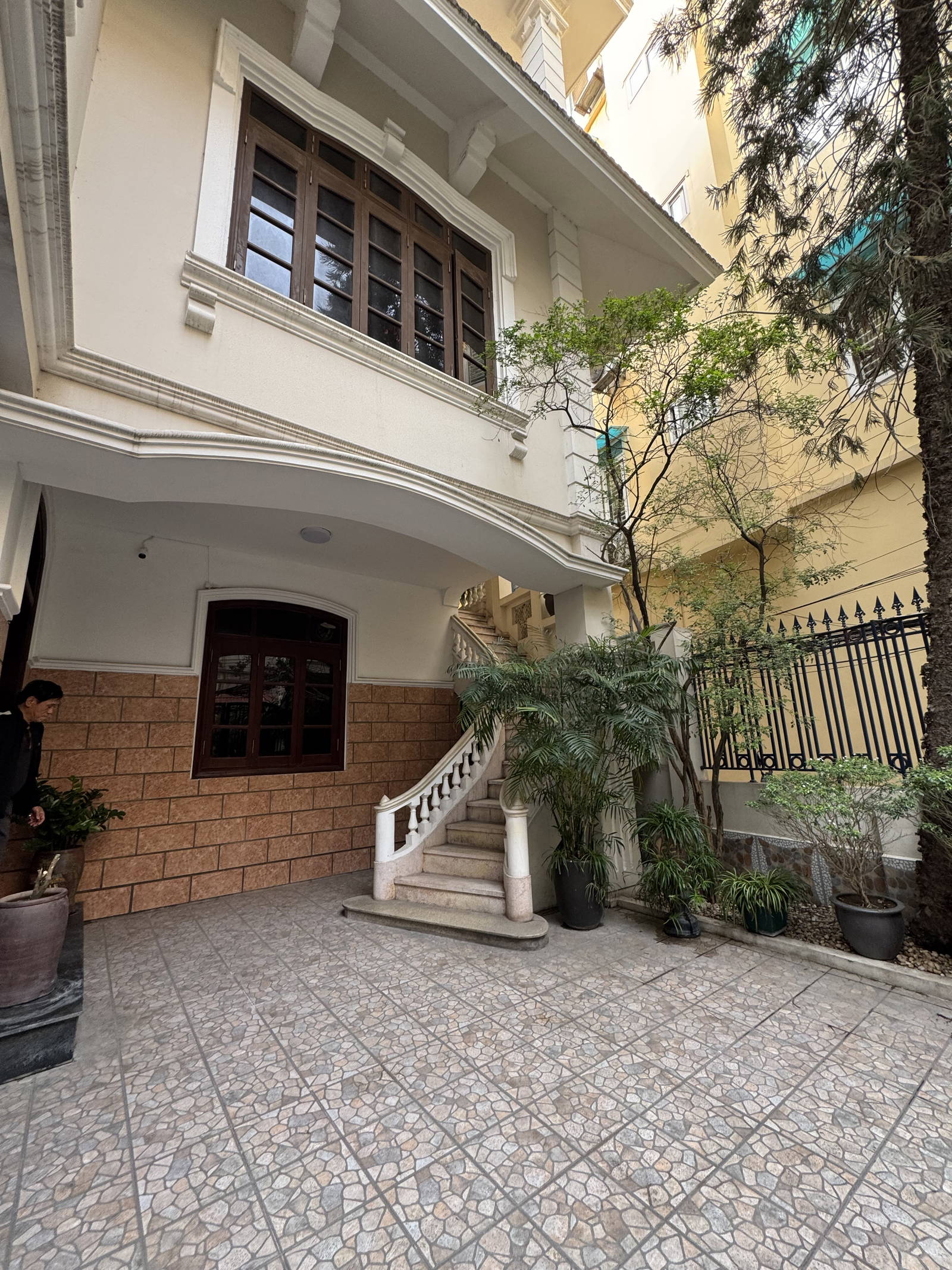 Bán Nhà BT Thái Hà. Đống Đa. Lô Góc. Ô Tô. DT 154m2. MT 12m. 3 Tầng. Giá 45,8 Tỷ. - Ảnh 5