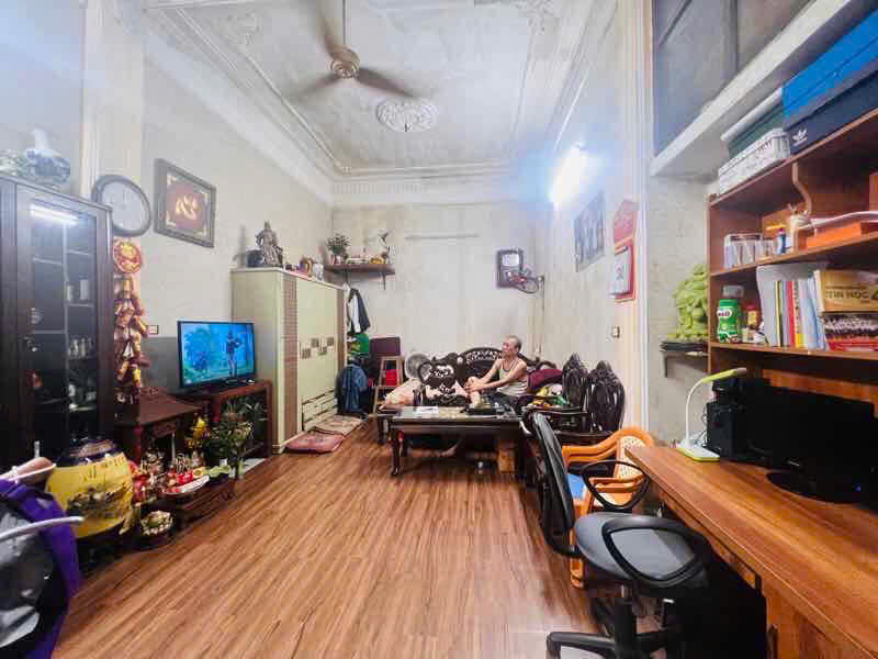 VỊ TRÍ ĐẮC ĐỊA TRUNG TÂM PHỐ CỔ - 3 BƯỚC RA MẶT PHỐ - SỔ ĐỎ CHÍNH CHỦ - CHỦ THIỆN CHÍ BÁN - Ảnh 1