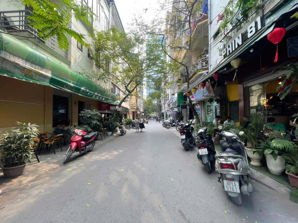 23,3 tỷ - Nhà mặt ngõ ô tô kinh doanh Pháo Đài Láng - 70m xây 5 tầng, MT 4m - Ảnh chính