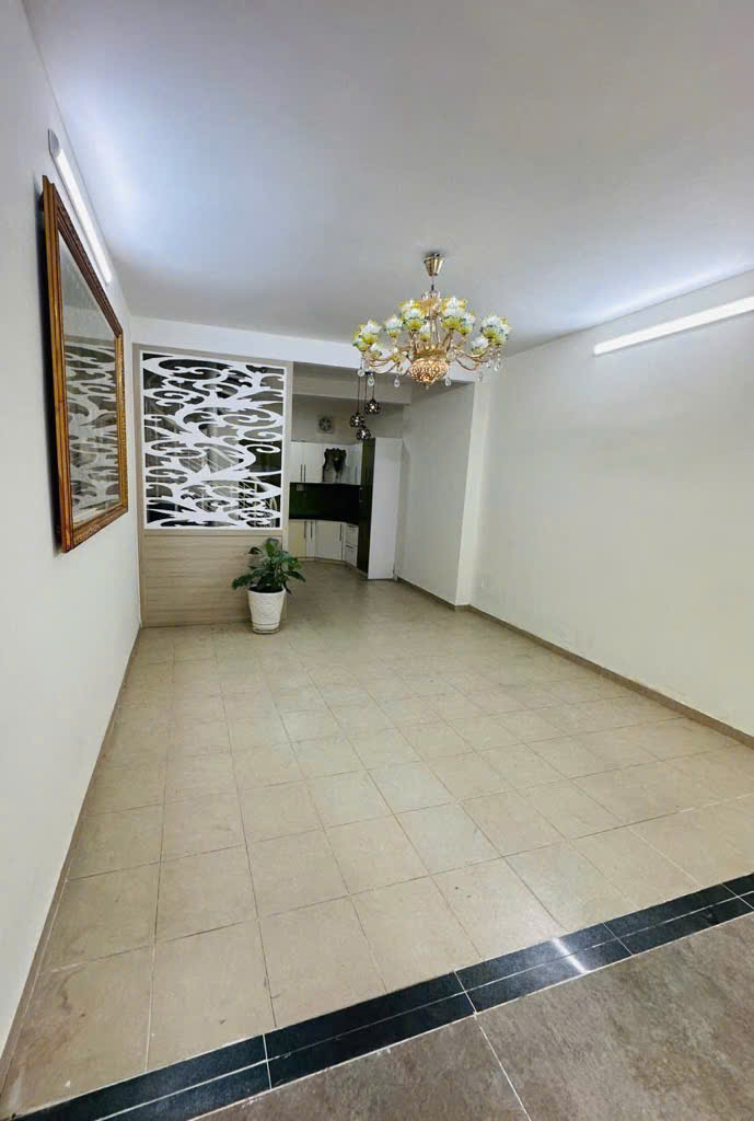 Bán nhà quận 10, Cách Mạng Tháng 8, 35m2, 2 tầng, hẻm xe hơi, 6.3 tỷ - Ảnh 2