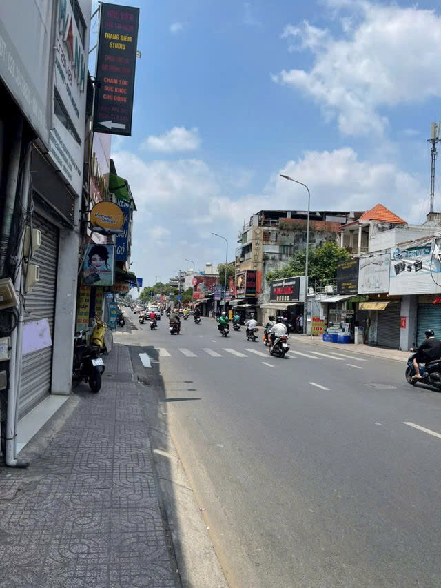 Giá mềm nhất quận Phú nhuận: 4,68 tỷ - Nguyễn Kiệm -Diện tích sử dụng: 54m2- <br>3 Tầng BTCT- MT KINH - Ảnh 3