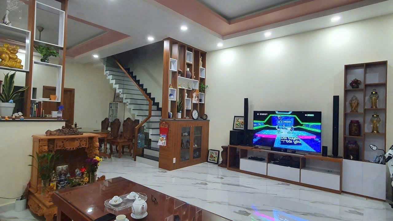 Bán nhà ĐẸP 3 tấm Dĩ An_TPHCM Tương lai,đường 2 xe hơi,gần chợ Đông Hòa - Ảnh 2