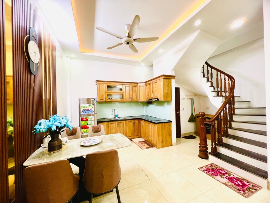 Phân lô Lạc Long Quân - 75m2 sát Hồ Tây - ngõ to rộng - 4 tầng mặt tiền 5m chỉ 13 tỷ - Ảnh 1