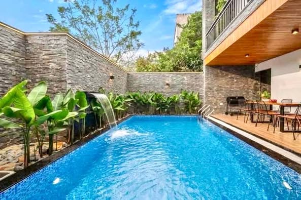 Homestay VIP mặt tiền Trần Văn Dư -Sát biển Mỹ Khê- doanh thu 120 triệu tháng -Giá chỉ 22,7 tỷ . - Ảnh chính