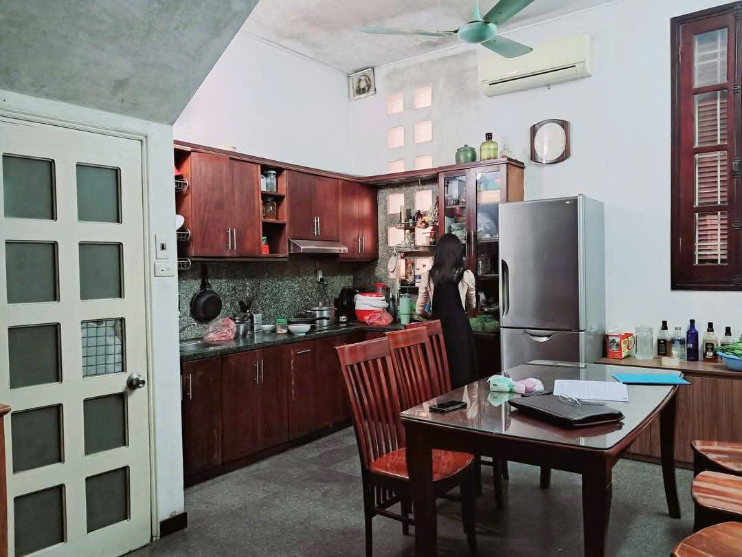 bán nhà cầu giấy. 54m, 5 tầng, ô tô vòng quanh đất, xây TVP hay CHDV đỉnh. 22 tỉ - Ảnh 2