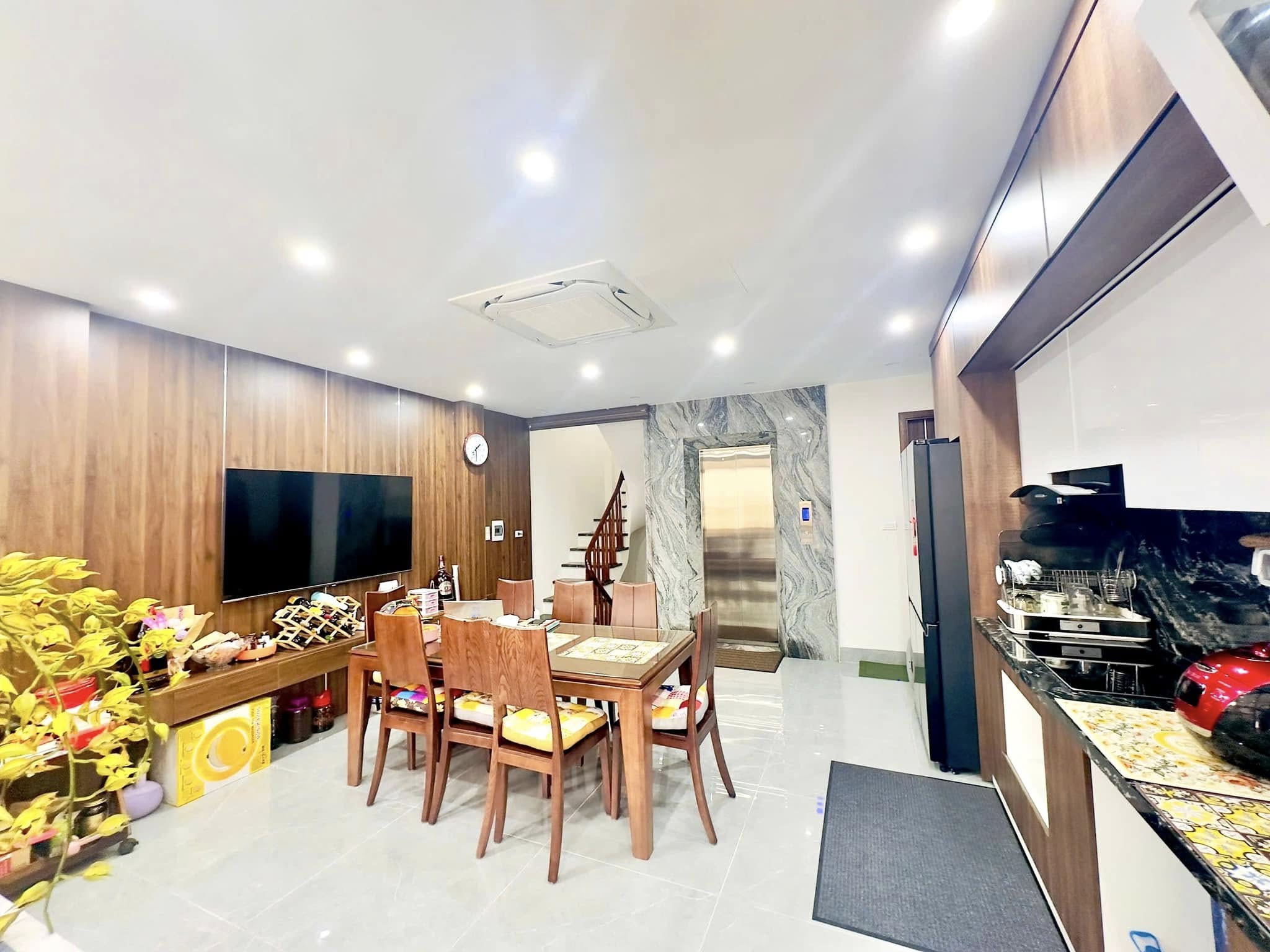 Siêu phẩm phố Võ Chí Công 55m2 – 6T thang máy – Mặt tiền 4.7m ô tô dừng đỗ 19.5 tỷ - Ảnh 2