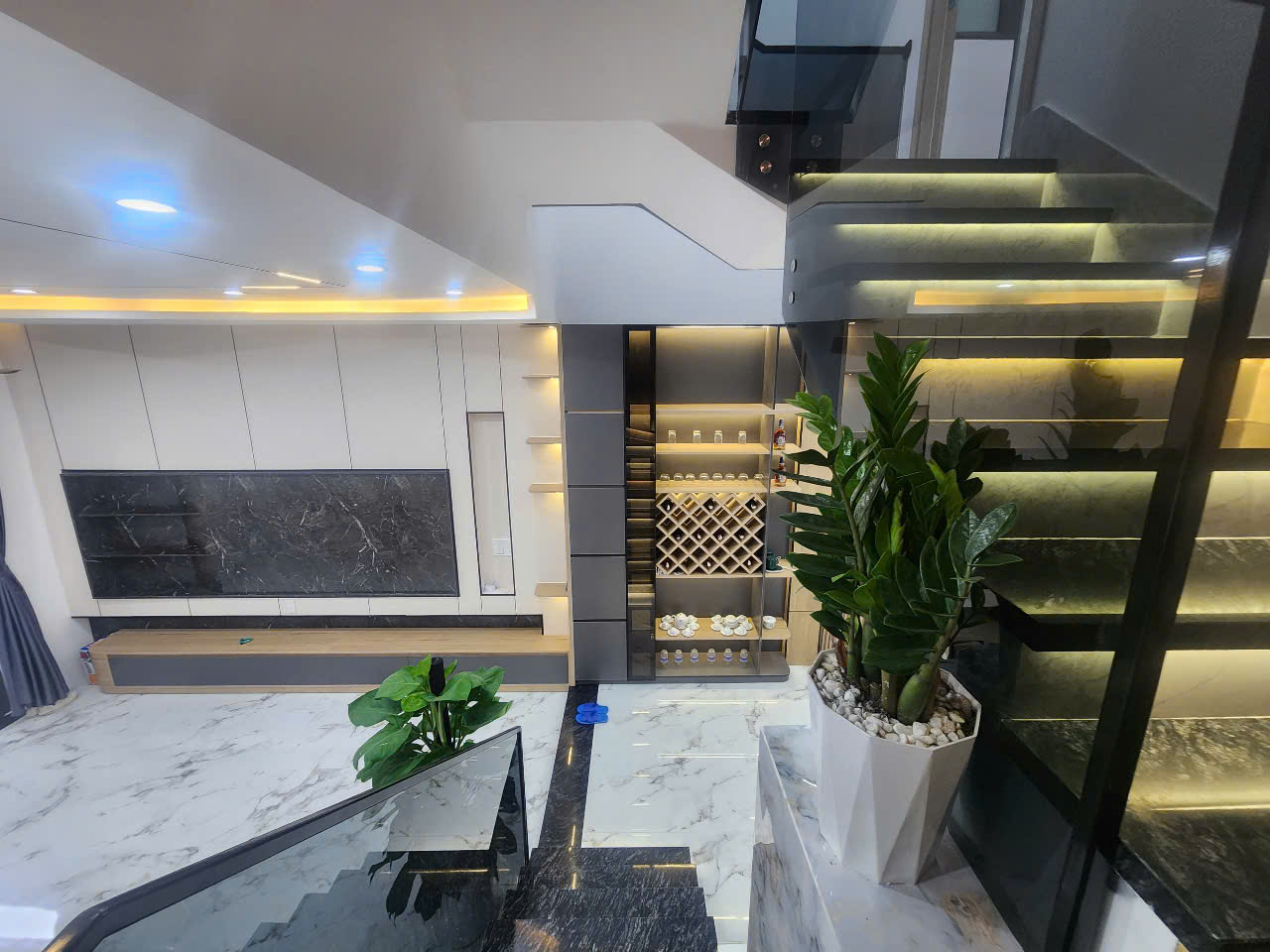 NHÀ GẦN CHỢ HOÀ XUÂN ĐÀ NẴNG, 3 TẦNG FULL NỘI THẤT, 100M2 CHỈ 5.4 TỶ. LH:0906428491 - Ảnh 1