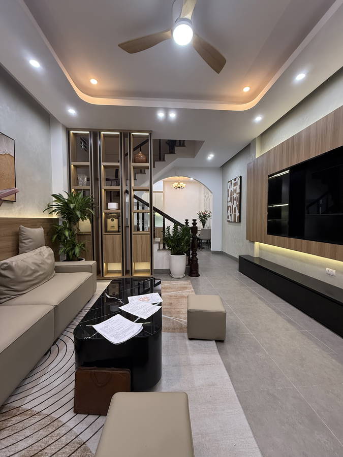 Bán nhà lô góc đường Nguyễn Khang, Cầu Giấy, 42m2. 5 tầng. MT 4,5m, Giá 9,9 tỷ - Ảnh chính