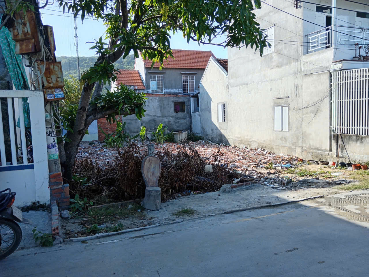 Bán lô đất biển Dốc Lết dt 162m2 Giá : 2ty750 <br>vui lòng liên hệ em Trinh - Ảnh chính