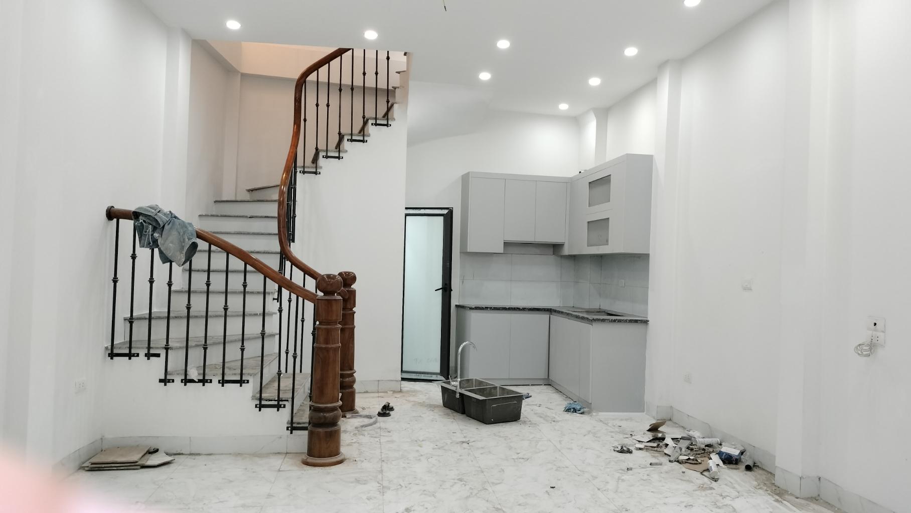 HIẾM Ở HUỲNH CUNG 39M 5 TẦNG 5 TỶ MUA ĐƯỢC - Ảnh 1