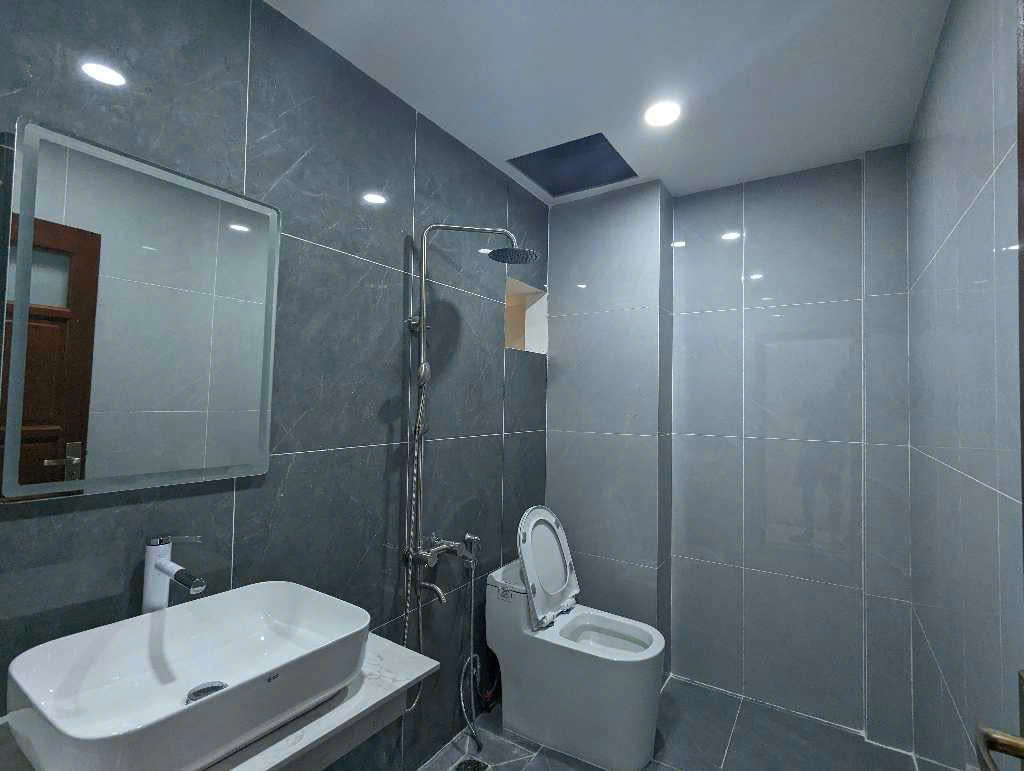 B.á.n N.h.à Hoàng Văn Thái - Toà nhà VP -View Đầm Hồng-Phân Lô - Ô Tô Tránh 65m-23.8T.ỷ - Ảnh 4