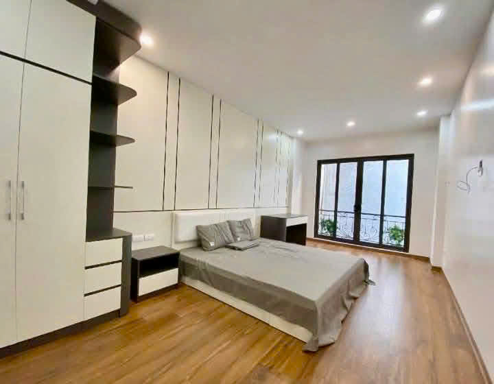 Bán nhà riêng tại Thanh Xuân, Cách RoyalCity vài bước chân, ngõ thông, gần ô tô, 5 tầng 40m2 giá - Ảnh 2