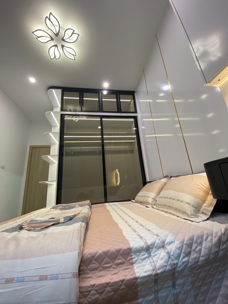NHÀ PHỐ - TRUNG TÂM - 4 TẦNG - TIỆN ÍCH NGẬP TRÀN - Ảnh 2