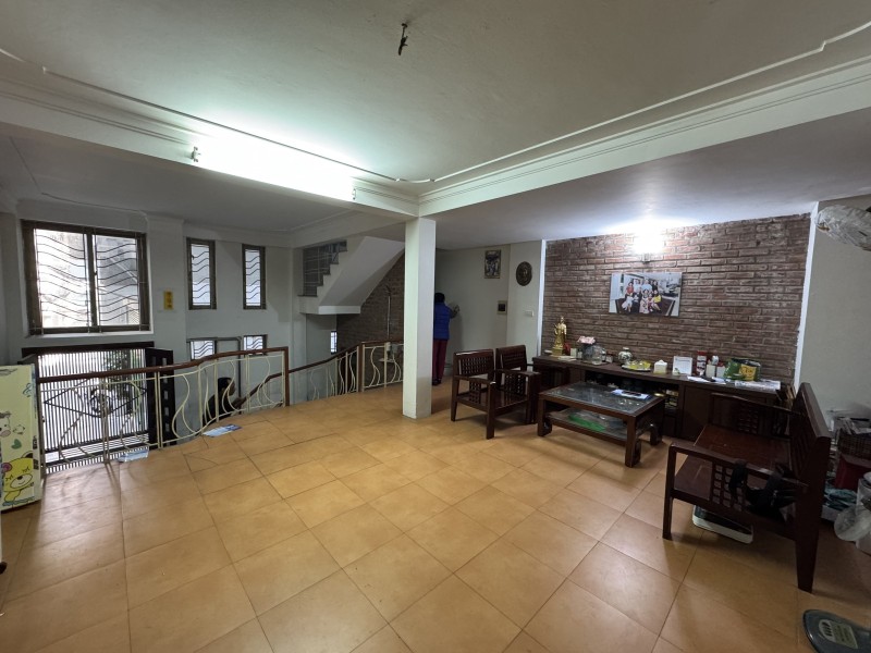 Hiếm. Bán nhà Nguyễn Trãi, Thanh Xuân. Ngã Tư Sở. 43m2 x 5 Tầng. MT 5.8m. Hơn 8 Tỷ. - Ảnh 1