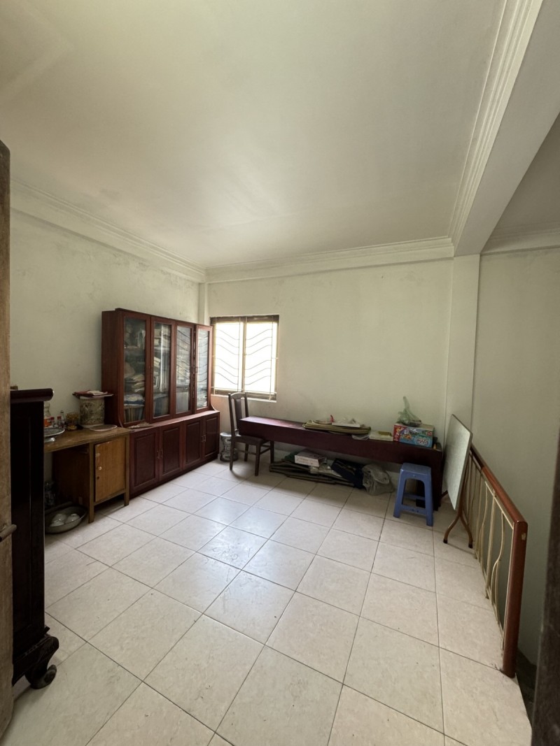 Hiếm. Bán nhà Nguyễn Trãi, Thanh Xuân. Ngã Tư Sở. 43m2 x 5 Tầng. MT 5.8m. Hơn 8 Tỷ. - Ảnh 3