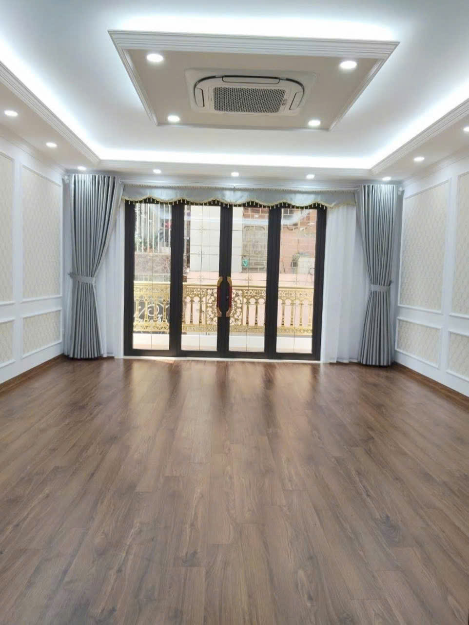 Nhà xây mới thang máy phố Pháo Đài Láng - 48m x 7 Tầng Gara ô tô giá 14,7 tỷ - Ảnh 2