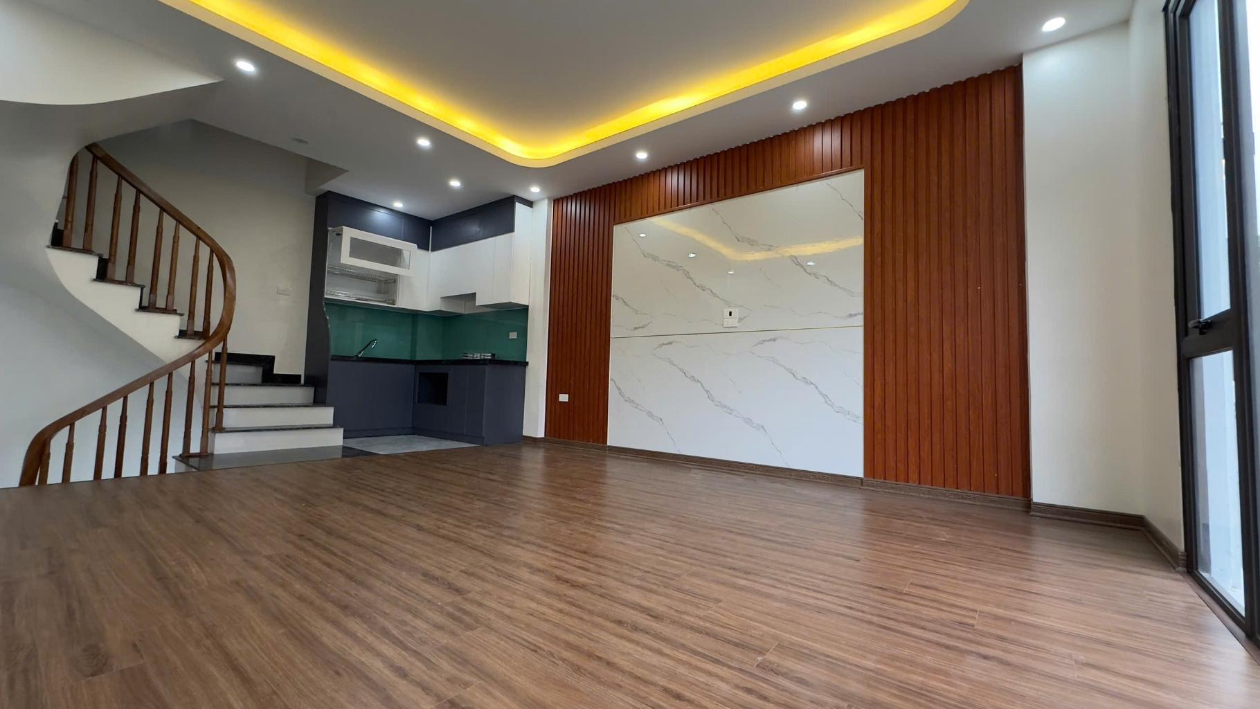 B.á.n nhà 6 tầng có gara ô tô tại Cự Khối, Long Biên – Gần phố Hoa Động, đường ô tô tránh, sổ đỏ chính chủ - Ảnh 1