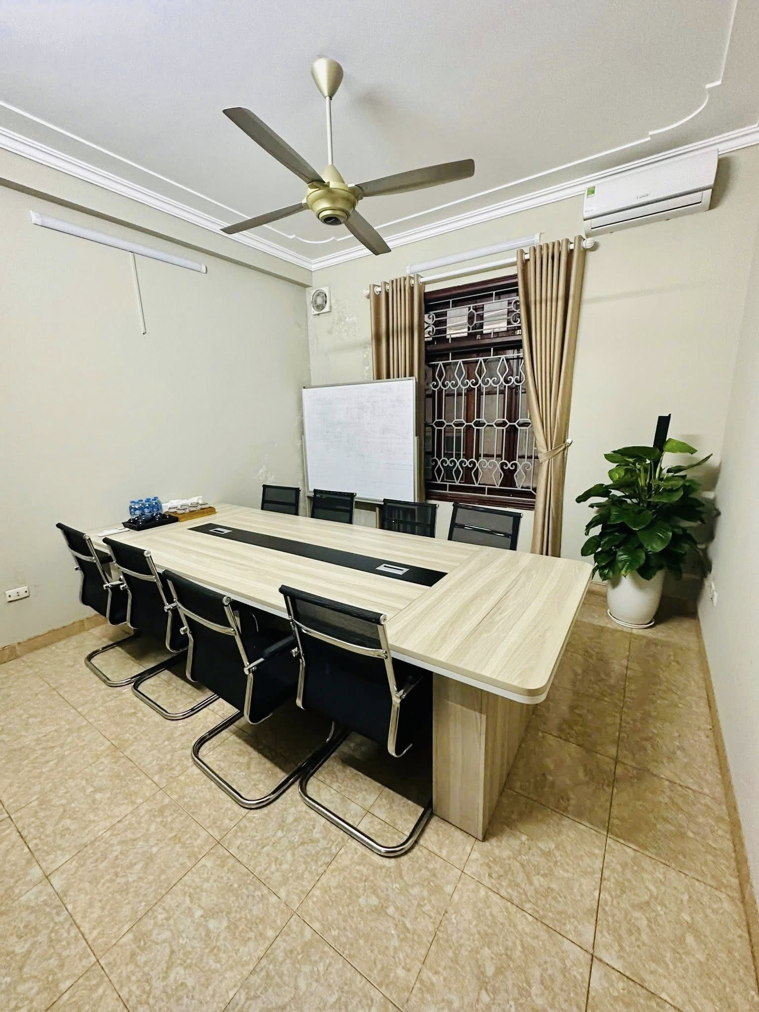 Bán nhà Ô tô tải tránh Phố Trần Kim Xuyến (Trung Kính) 81m/ 4Tầng 35 Tỷ, KD ngon - Ảnh 4