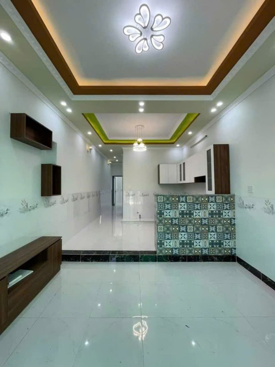 Bán gấp nhà 93m2 Giá 660tr SHR ở xã Tân Hiệp Huyện Hóc Môn, Vỡ nợ Gấp! - Ảnh chính
