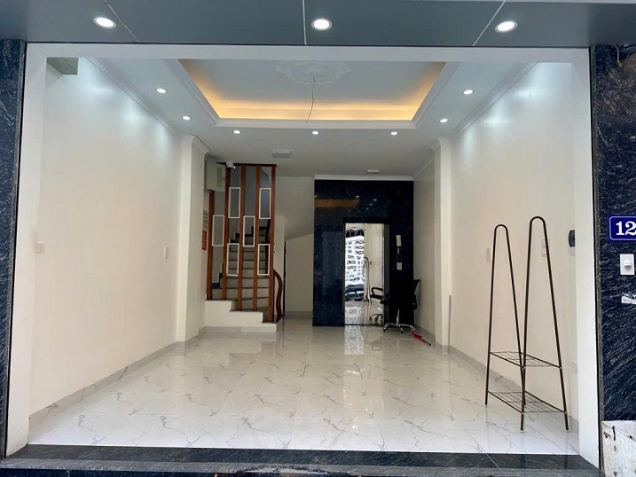 NHÀ ĐẸP RẺ NHẤT KHU VỰC CẦU DIỄN : THANG MÁY - Ô TÔ QUA - NHÀ ĐẸP - NGÕ THÔNG - VĂN TRÌ - BẮC TỪ - Ảnh 1
