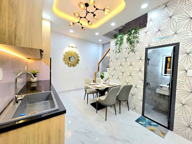 Bán gấp nhà đẹp quận 1: 5,65 tỷ - Trần Khánh Dư - Đất 32m2 khuôn viên sử dụng 40m2- trệt lầu đúc 2 - Ảnh 2