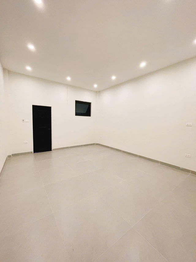 NHÀ MỚI Ô TÔ ĐỖ CỬA  Ngọc Thụy-Long Biên 72 m2 X 5 tầng,mặt tiền 4.7m X 12.9 tỷ. - Ảnh 2