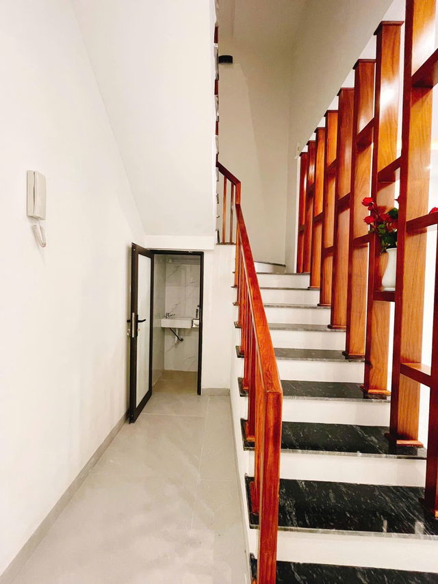 NHÀ MỚI Ô TÔ ĐỖ CỬA  Ngọc Thụy-Long Biên 72 m2 X 5 tầng,mặt tiền 4.7m X 12.9 tỷ. - Ảnh 1