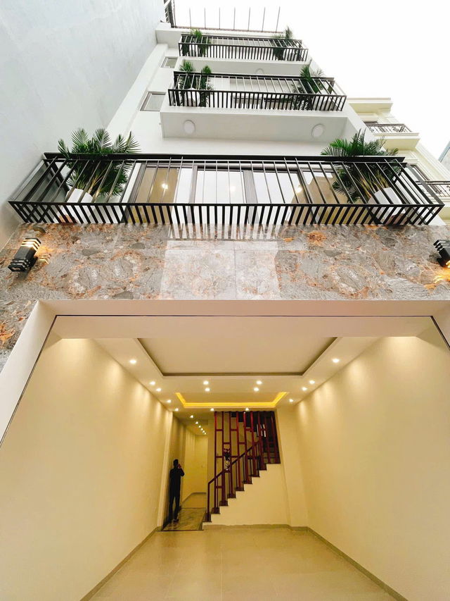 NHÀ MỚI Ô TÔ ĐỖ CỬA  Ngọc Thụy-Long Biên 72 m2 X 5 tầng,mặt tiền 4.7m X 12.9 tỷ. - Ảnh chính