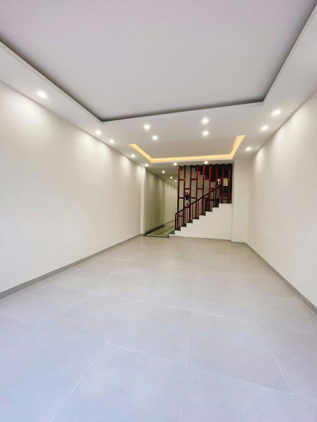 NHÀ MỚI Ô TÔ ĐỖ CỬA  Ngọc Thụy-Long Biên 72 m2 X 5 tầng,mặt tiền 4.7m X 12.9 tỷ. - Ảnh 3