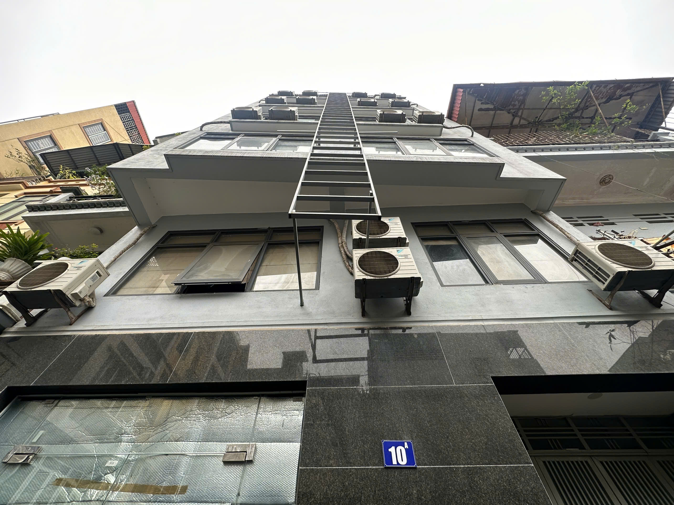 (Tin thật 100%) Bán CCMN 91m2 x 21CH tại ngõ 61 Lê Văn Lương - Dòng tiền 1,5 tỷ/năm - Nhà gần phố - Ảnh chính