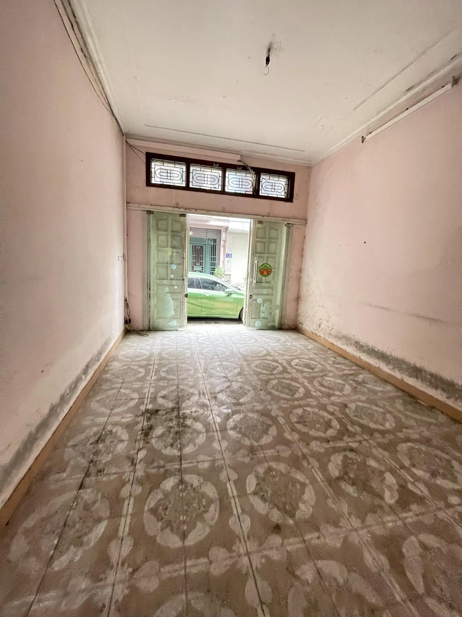 HOT - Bán nhà phố Tô Đức Thắng - Đống Đa. 55m2 phân lô cán bộ giá 18,3 tỷ - Ảnh 1