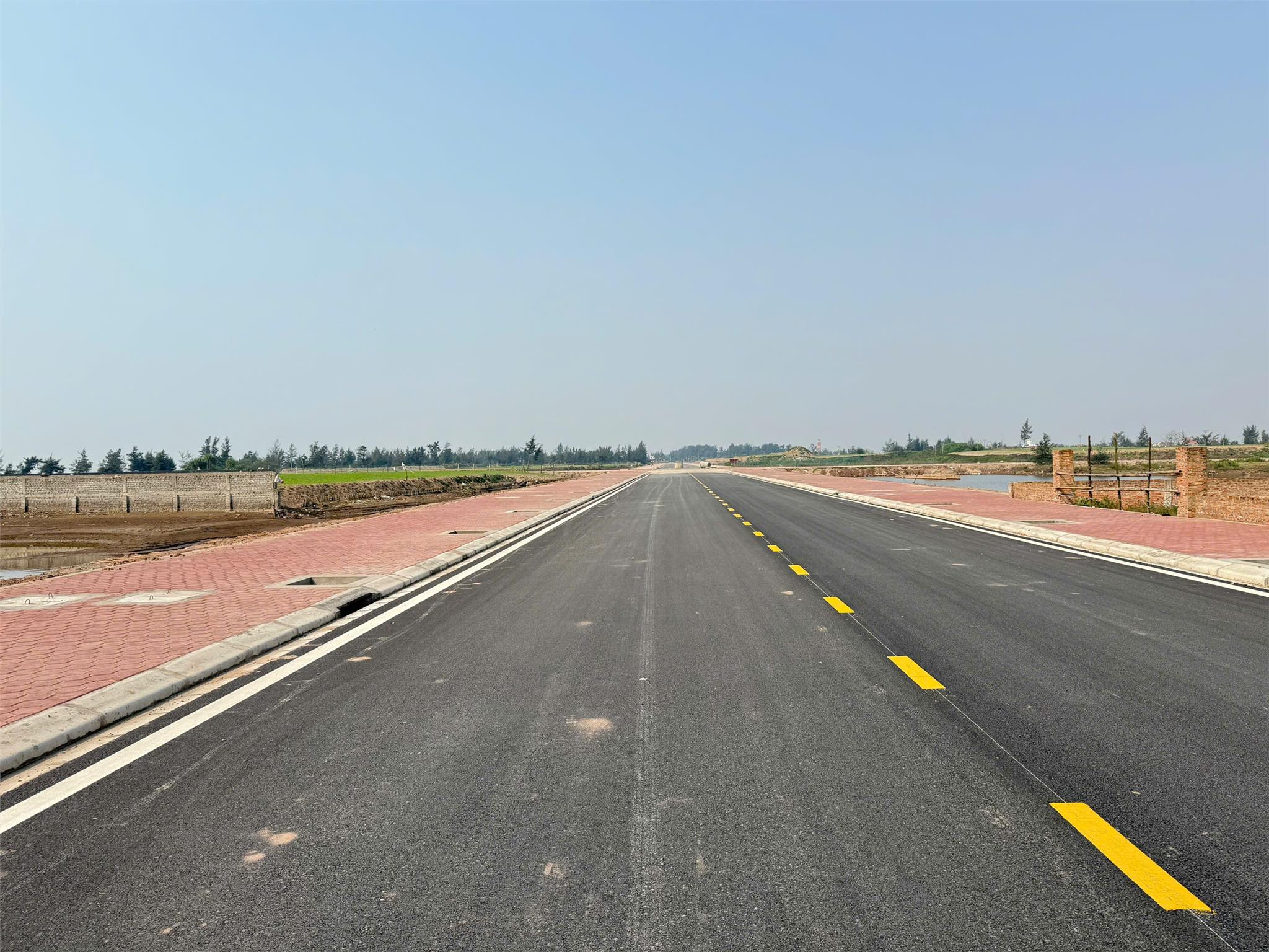 Bán nhanh 95m2 đất biển Quất Lâm, thuộc xã Giao Phong, gần biển, cạnh khu nghỉ dưỡng Flamigo, giá - Ảnh 1