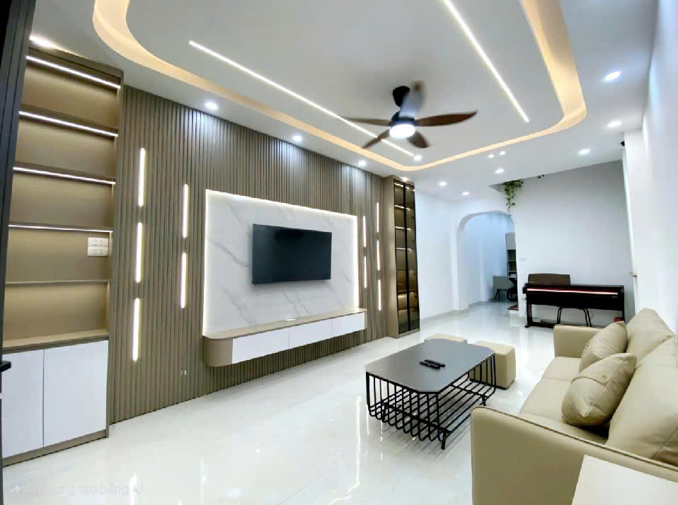 Bán nhà phố Cổ Linh đối diện Aeon Long Biên 60m2 5 tầng 6 ngủ, vị trí trung tâm, nở hậu, giá rẻ nhất - Ảnh chính