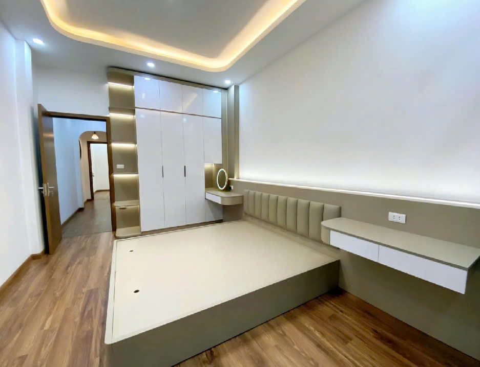 Bán nhà phố Cổ Linh đối diện Aeon Long Biên 60m2 5 tầng 6 ngủ, vị trí trung tâm, nở hậu, giá rẻ nhất - Ảnh 2