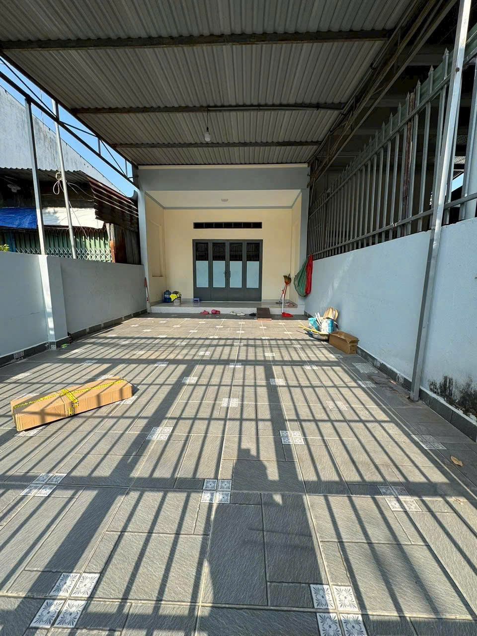 Cho thuê nhà P. Tân Hiệp, nhà mới đẹp, sân oto, đường oto giá 5tr - Ảnh chính