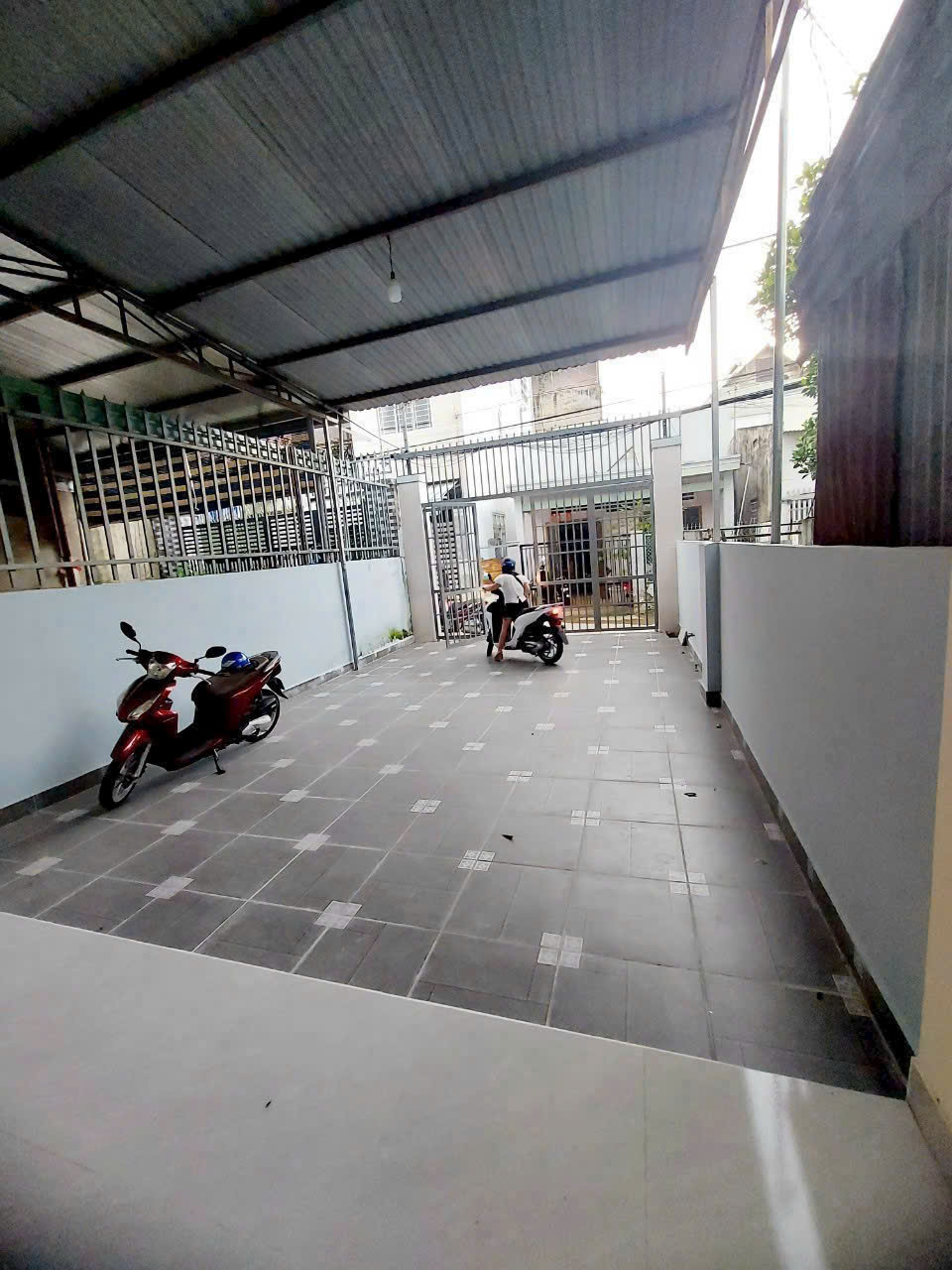 Cho thuê nhà P. Tân Hiệp, nhà mới đẹp, sân oto, đường oto giá 5tr - Ảnh 1